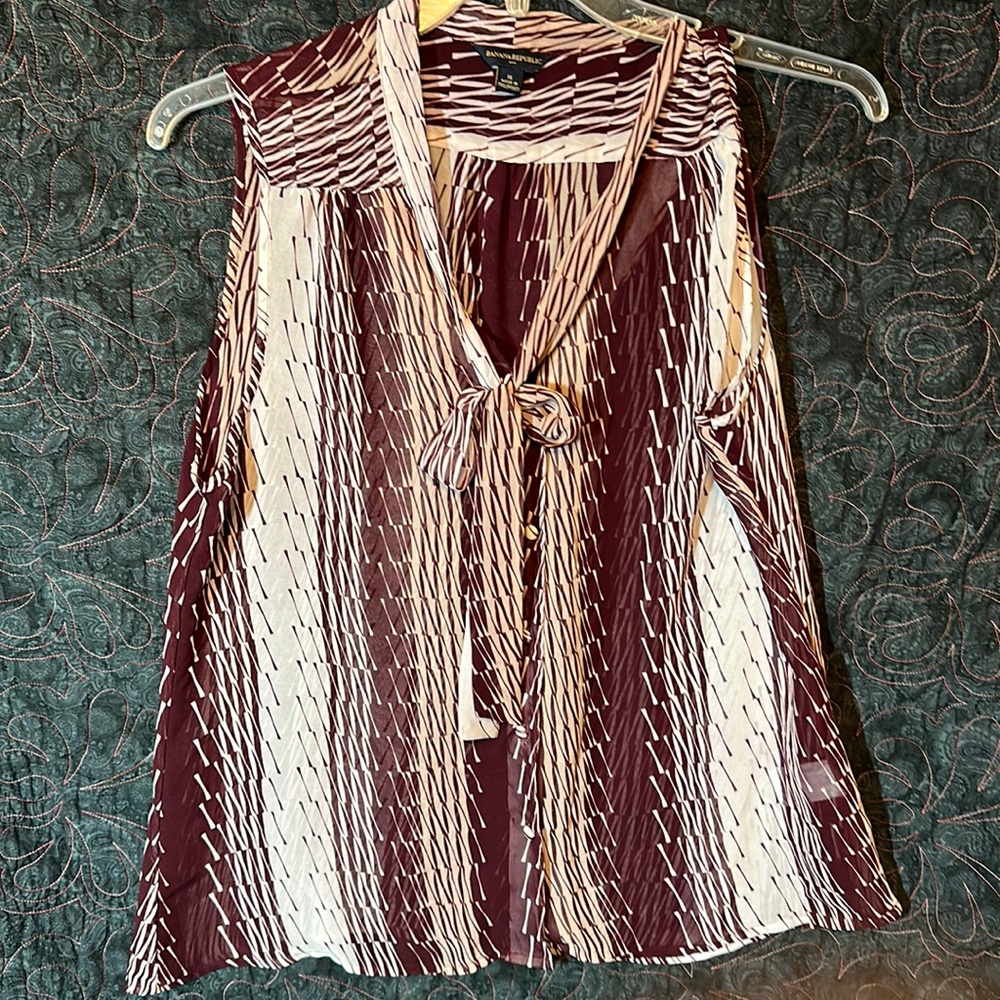Banana Republic XL sheer sleeveless Blouse with tie neck and covered buttons